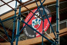 A DK szerint hazaárulás a határon túli fociakadémiákra költeni