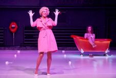 Öt fontos előadás három nap alatt: miniévadot hirdet a 35 éves Figura