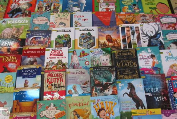 Adományokból frissítené gyermekkönyv-állományát a székelyudvarhelyi könyvtár