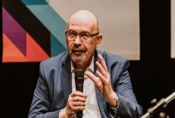 Markó Bélával ünnepli a magyar költészet napját a vásárhelyi színház