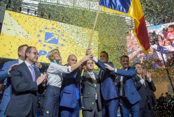 A PNL szerint „műveletlenek és tolvajok” vezetik az országot