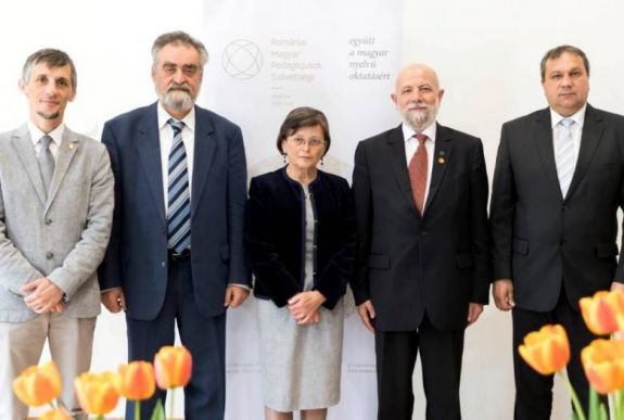 Újabb négy évig vezetheti a pedagógusszövetséget Burus-Siklódi Botond