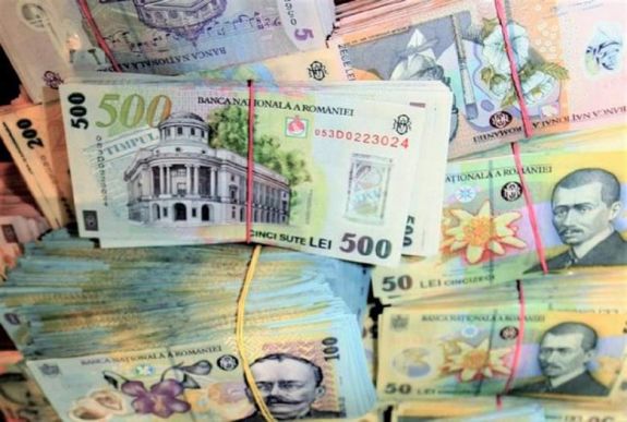 Félmillió lejt loptak el készpénzben egy vállalkozó autójából