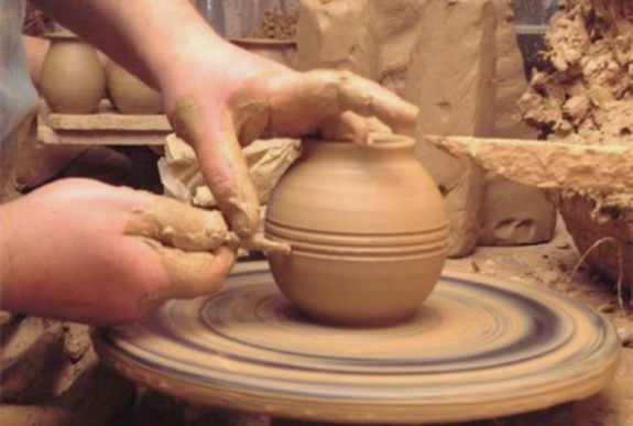 Hogyan gyúrjunk agyagból használati tárgyakat? Fazekasmestert kérdeztünk
