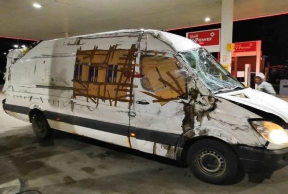 Totálkáros kisbusszal hajtott át fél Magyarországon egy román sofőr