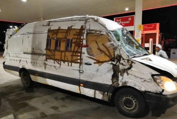 Így jutott át a magyar-román határon a roncskisbusszal Buzăuig hajtó sofőr