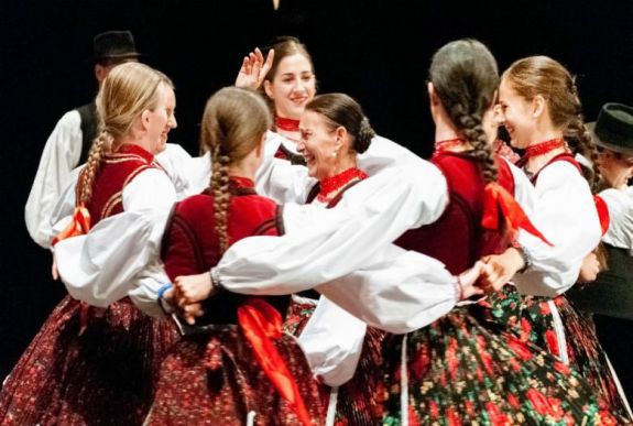 A bukovinai székelyek szenvedéstörténetét táncolja el a Hargita Együttes
