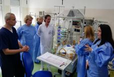 Életmentő orvosi műszereket adományoztak a marosvásárhelyi Szívtranszplantációs Intézetnek