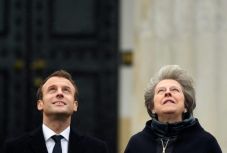 Macron a Brexitről: az EU nem válhat tartósan a brit válság túszává