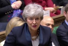 Köteles a Brexit további halasztását kezdeményezni a brit kormány