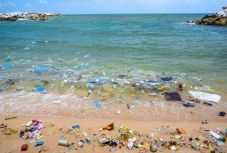 Évente milliárdokba kerül a világnak az óceánokban lévő műanyagszemét 