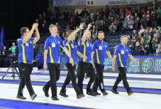 Curling-világbajnokság: megvédték címüket a svédek 