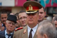 Pert nyert Johannis: Nicolae Ciucă tábornok vezérkari főnöki marad