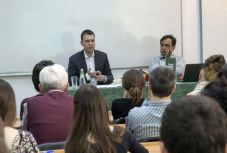 Menczer Tamás: az őshonos kisebbségek fontosabbak, mint az illegális bevándorlók