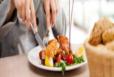 Bogdán Tibor: Nagynénik a vendéglőben