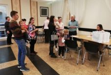 Babacsomagokat adtak át Temesváron és Aradon