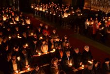 Nagyszombat: Jézus feltámadását ünneplik a keresztények