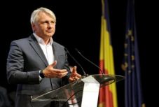 Hazakényszerítené a külföldön dolgozó román állampolgárokat a pénzügyminiszter