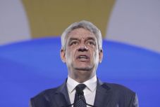 Az EP-választások után bizalmatlansági indítványt kezdeményez a Pro Románia a kormány leváltására