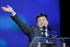 Ukrán elnökválasztás: Porosenko elismerte vereségét, Zelenszkij ünnepel