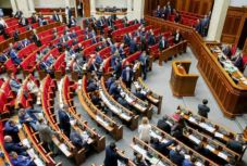 FRISSÍTVE - Az ukrán parlament elfogadta a sokat vitatott nyelvtörvényt