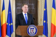 Johannis: a PSD politizálja át a referendumot