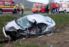 Tragikus autóbaleset: kisgyermekek haltak meg Bánffyhunyad határában