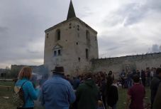 Lépten-nyomon, Szentbenedeken (I.): körbeutazzuk Erdélyt Márkus Éva videobloggerrel