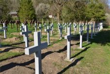 FRISSÍTVE - Román katonai kereszteket avatnak Hargita megye legjelentősebb világháborús sírkertjében