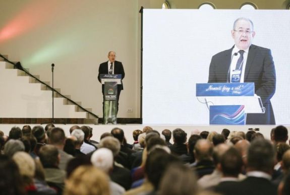 Pásztor Istvánt újraválasztották a VMSZ elnökévé