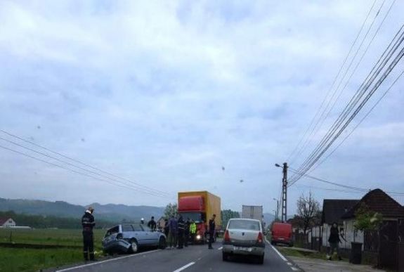 Egy személy meghalt, négyen megsérültek egy Bihar megyei balesetben