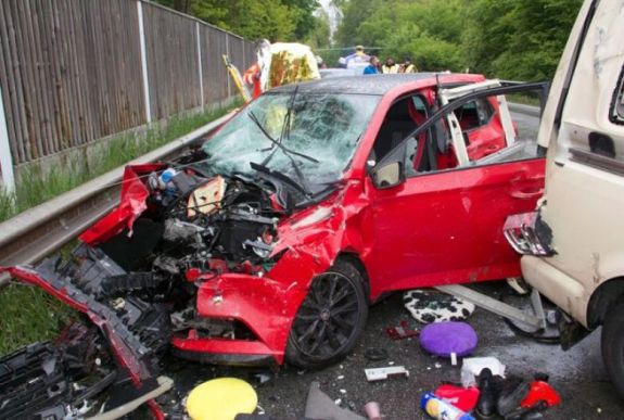 Ismét balesetezett egy román kisbusz Németországban