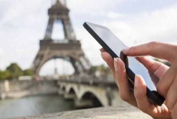 Korlátozza az EU az unión belüli telefonhívások árát 