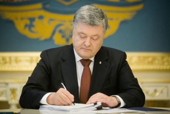FRISSÍTVE – Porosenko felszámolta a kisebbségek nyelvi jogait Ukrajnában