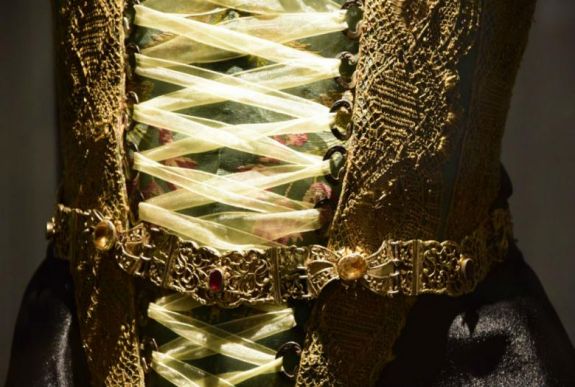 Ruha két ház áráért: sokat adtak a külcsínre az erdélyi főurak