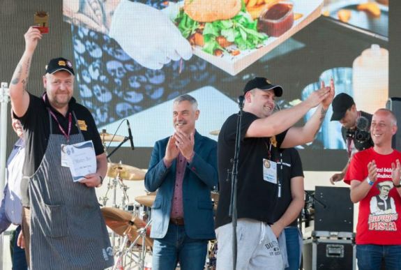 BBQ Fesztivál: nyolc ország barbeque-készítői versenyeztek Háromszéken