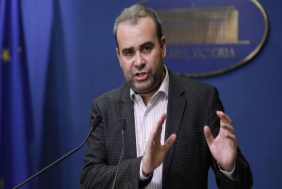 Államtitok kiszivárogtatásával vádolják a kormányfő tanácsadóját