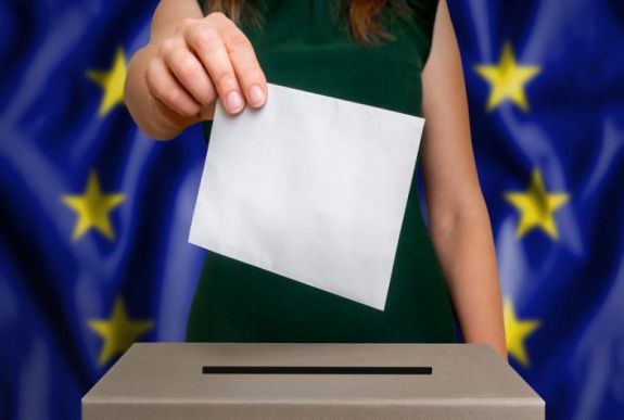 EP-választások: Lettországban, Máltán és Szlovákiában kezdődik, Csehországban lezárul a szavazás