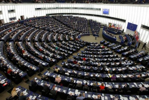 EP-választás: az Európai Néppárt adja a legnagyobb frakciót az exit pollok szerint