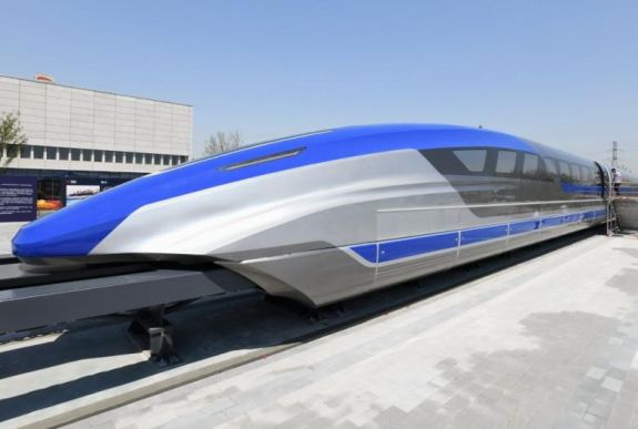 Űrhajóval vetekedik a kínaiak 600 km/órás sebességgel száguldó vonata