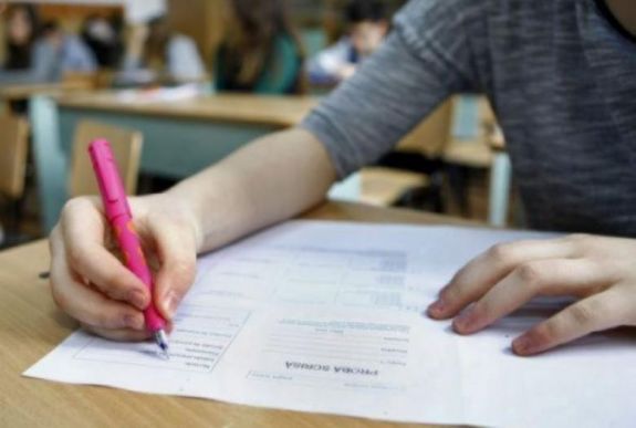 Kezdődik a beiratkozás: egy hét múlva érettségi