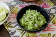 Ezzel a trükkel nem barnul meg az avokádókrém