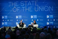 Johannis: nincs veszélyben, de nyomás alatt van a demokrácia az EU-ban