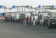 FRISSÍTVE – Helyreállt a forgalom a román–magyar határátkelőkön