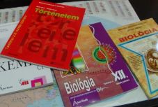 „Átgondolatlan, átláthatatlan, gazdátlan” – helyzetkép az erdélyi magyar tankönyvkiadás lehetőségeiről