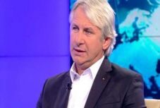 Elutasította a szenátus a pénzügyminiszter elleni egyszerű indítványt