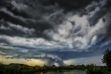 Ilyen még nem volt: tornádóriasztást adtak ki két romániai megyére