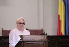 Dăncilă szerint Johannisnak nem kellene megvárnia az ügyvivő miniszterek mandátumának lejártát