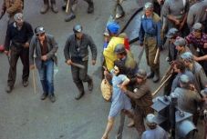 FRISSÍTVE – A legfelsőbb bíróság visszaküldte az 1990-es bányászjárás vádiratát