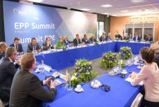 Az Európai Unió döntéshozói elfogadták a Nagyszebeni Nyilatkozatot